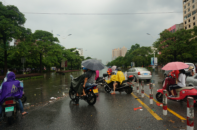 9月8日北海暴雨，多個路短交通受阻